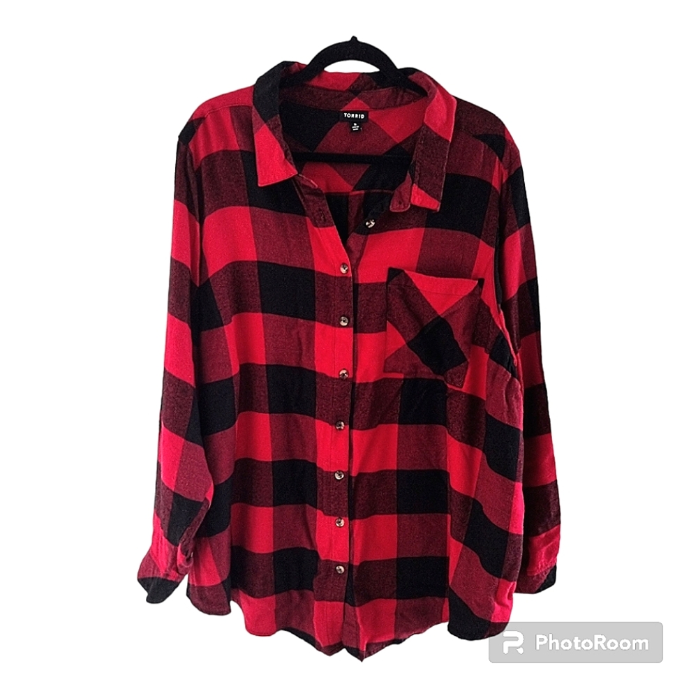 Torrid Red & black Buffalo Plaid Rayon Flannel Button down Shirt Sz 5